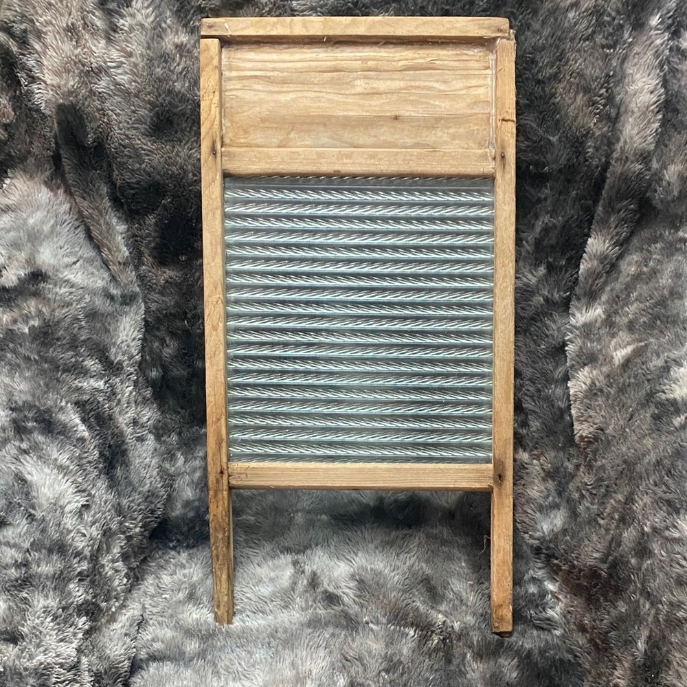 Vintage Wooden Washboard with Ribbed Metal Panel - Natural Wood & Silver